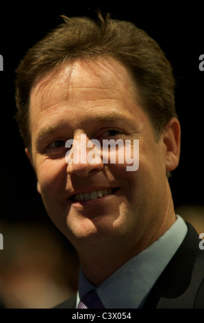 Il vice primo ministro Nick Clegg assiste il gruppo del Partito europeo dei liberali democratici conferenza al rally di Arena e dal Centro Congressi di Liverpool, in Inghilterra Foto Stock