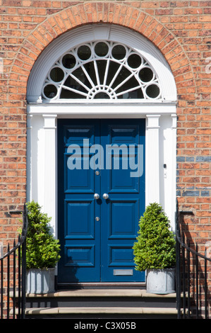 Una porta in stile georgiano in Liverpool, Regno Unito Foto Stock
