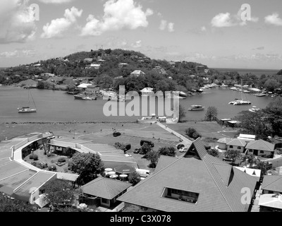 Castries nave da crociera al duty free shopping terminale in St Lucia, West Indies Foto Stock