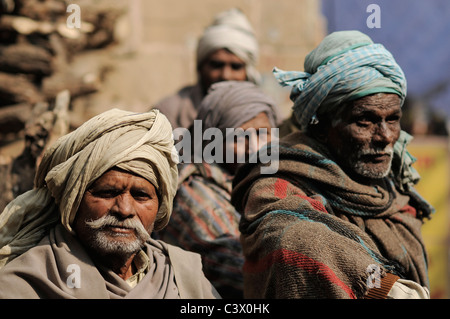 I lebbrosi e senzatetto in Varanasi Foto Stock