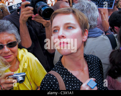 Parigi, Francia, Clementine Autain alla manifestazione femminista, contro il sessismo nel caso Dominique Strauss Kahn, protesta femminile, politica femminile, politici Foto Stock