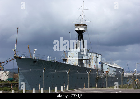 HMS Caroline Royal Navy Reserve base ormeggiata in banchina Alexandra titanic quarter queens isola belfast Irlanda del Nord Regno Unito Foto Stock