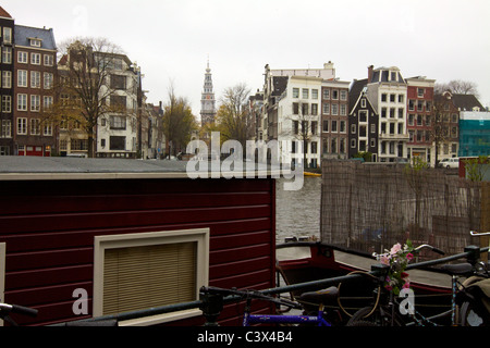 La città di Amsterdam e canali Foto Stock
