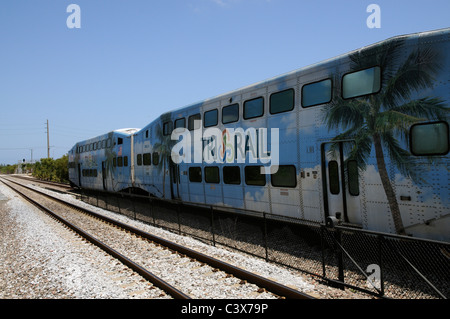 Tri convoglio ferroviario uscire Boca Raton Florida stazione USA Foto Stock