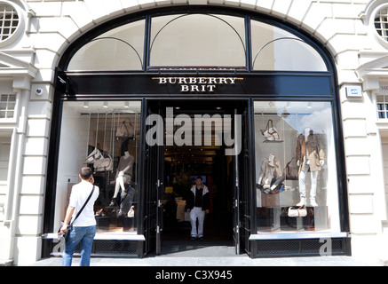 Burberry Brit fashion store Covent Garden di Londra - prima nel Regno Unito Foto Stock