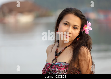 Giovani asiatici donna thai outdoor ritratto, Thailandia Foto Stock