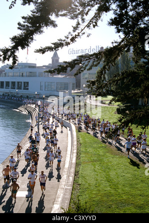 Maratona di competere in gara annuale da San Francisco a Sausilito California Foto Stock