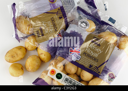 Due sacchetti di Tesco British Jersey Royal patate Foto Stock