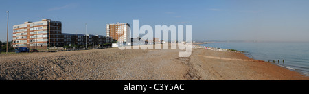 Panorama della spiaggia a Lancing, West Sussex, Regno Unito Foto Stock