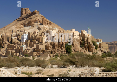 Altstadt von Al Hajjaryn, Wadi Doan, Hadramaut, Arabien, Al Hajjaryn, Città Vecchia, in Arabia, Arabian, architettura, edilizia, blu sk Foto Stock