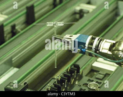 Assemblaggio, montaggio, automatizzato, automazione, Berlino, Edificio, lampadina, Economia, Ingegneria, Europa, Europeo, struttura fabbriche Foto Stock