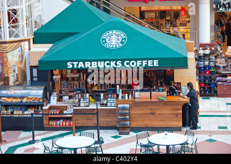 Starbucks all'interno di Centro Commerciale Pentagon City Mall, Arlington, Virginia Foto Stock