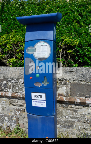 A energia solare i biglietti per il parcheggio macchina in Woolacombe, Devon, Inghilterra. Foto Stock