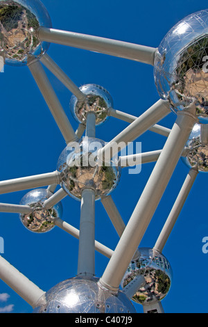 Belgio, Europa, Bruxelles, Bruxelles, Atomium, sfere, sfera, architettura, intorno, la costruzione, la costruzione, un punto di riferimento Foto Stock