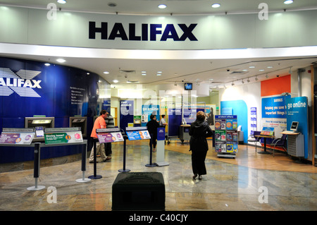 Halifax bank building society denaro in contanti Credito macchina Foto Stock