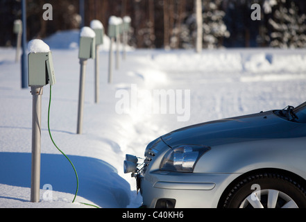 Presa di alimentazione posti , per ottenere la potenza per i riscaldatori del motore , in finlandese di parcheggio , Finlandia Foto Stock