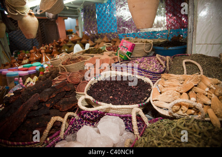 Spezia per la vendita nel Souq delle spezie, il souq, Marrakech, Marocco Foto Stock