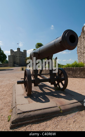 Un cannone a Rochester Castle Foto Stock