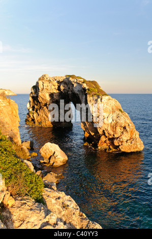 Esterno, vista, isole Baleari, curve, Cala, all'aperto, fuori, Erode, erosione,, Europeo, Europa, Cliff, Cliff, curva ROC Foto Stock