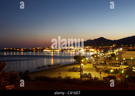 La città di Makry Gialos e le aree circostanti nel sud di Creta, Grecia, l'Europa. Foto Stock