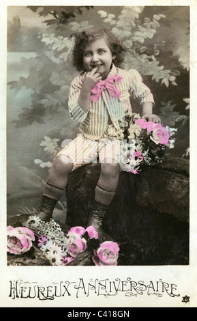 Festa, biglietti d'auguri compleanno, 'Heureux anniversaire' (Felice compleanno), cartolina, colorata, ragazza con mazzo di fiori, Francia, circa 1900, diritti aggiuntivi-clearences-non disponibile Foto Stock