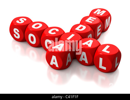 I social media come testo sui dadi rossi o i blocchi su sfondo bianco Foto Stock