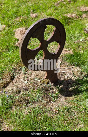 Antica lapide chiesa della Santa Trinità Osono WILTSHIRE REGNO UNITO Foto Stock