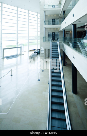 Ascensore in atrium Foto Stock