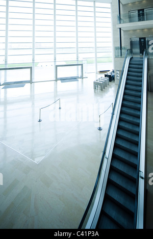 Ascensore in atrium Foto Stock