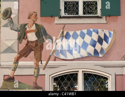 La pittura alla facciata della casa nella città di Garmisch, Baviera, Germania Foto Stock