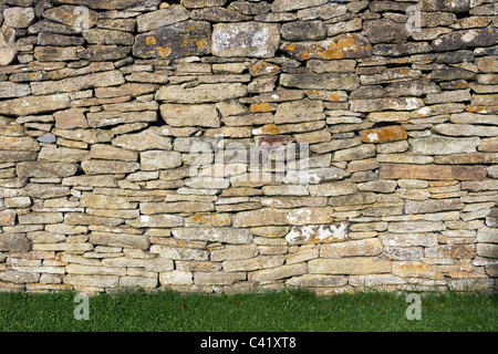 Muro a secco costruiti con Mendip Somerset pietre Somerset England Regno Unito. Foto Stock