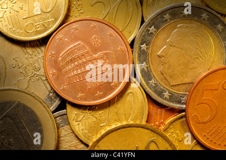 In prossimità di vari cent di Euro monete metalliche utilizzate dall'Unione europea Foto Stock