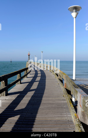 Pontile a Courseulles-sur-Mer,Calvados,Normandia, Francia Foto Stock