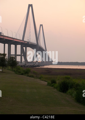 Arthur Ravenel Jr ponte sopra il fiume Cooper Charleston South Carolina USA Foto Stock