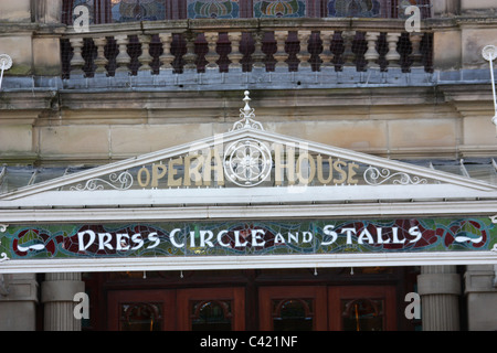 Tettoia di ingresso a Buxton Opera House Foto Stock