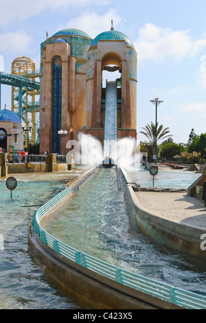 Viaggio in Atlantide, una combinazione roller coaster e splashdown ride al SeaWorld. Foto Stock