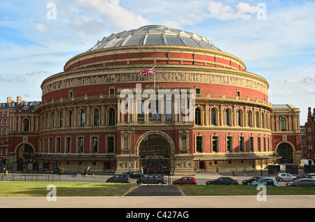 Royal Albert Hall di Londra, Inghilterra, Regno Unito, nel tardo pomeriggio la luce diurna Foto Stock