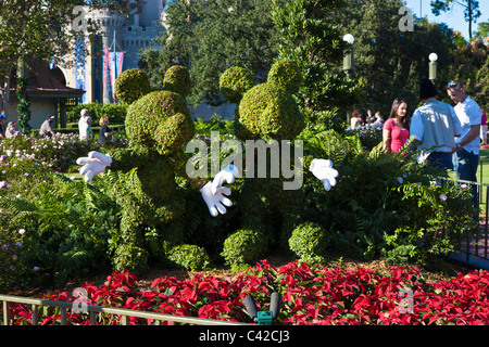 Topolino e Minnie Mouse Topiaria da nel Regno Magico di Disney World, Kissimmee, Florida Foto Stock