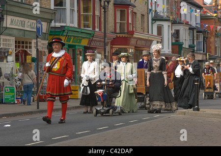 Victoriana Festival Parade di Middleton Street, Llandrindod Wells, Powys, Wales, Regno Unito, Europa. Foto Stock