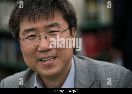 Ha-Joon Chang sud coreano economista e scrittore raffigurato a Hay Festival 2011 Foto Stock