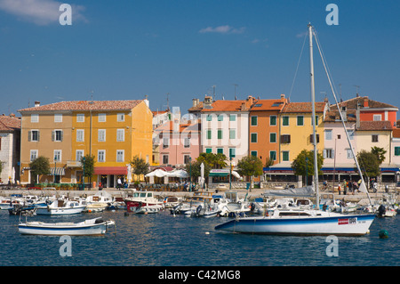 Barche in marina del porto di Rovigno Istria Croazia Europa Foto Stock