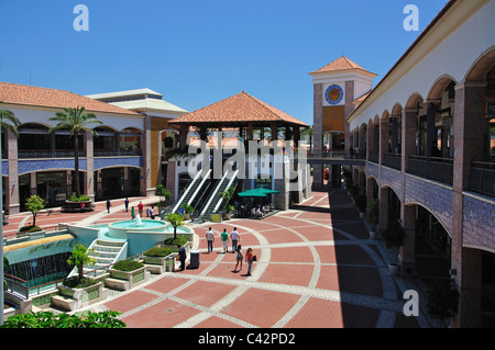 Il cortile, il Forum Algarve Shopping Centre, Faro, distretto di Faro, regione di Algarve, PORTOGALLO Foto Stock