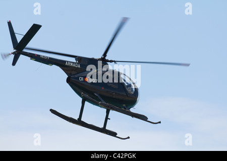 Hughes 369HM elicottero della Marina spagnola in volo Foto Stock