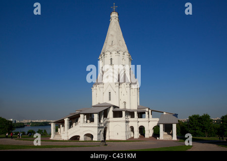 La Chiesa dell'Ascensione (1532), un sito Patrimonio Mondiale dell'UNESCO, con tetto hipped a Kolomenskoe Estate a Mosca, Russia Foto Stock