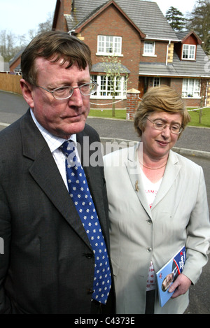 William David Trimble, Baron Trimble, PC (nato il 15 ottobre 1944), è un uomo politico britannico che fu il primo Primo Ministro di NI Foto Stock