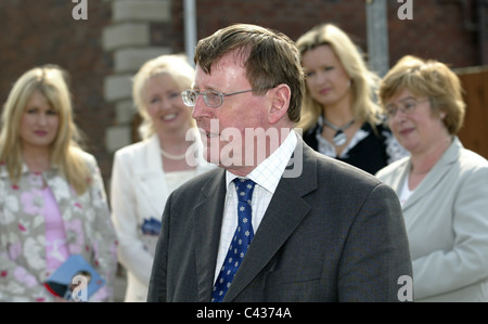 William David Trimble, Baron Trimble, PC (nato il 15 ottobre 1944), è un uomo politico britannico che fu il primo Primo Ministro di NI Foto Stock