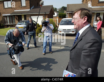 William David Trimble, Baron Trimble, PC (nato il 15 ottobre 1944), è un uomo politico britannico che fu il primo Primo Ministro di NI Foto Stock