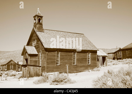 Chiesa Metodista di Bodie State Historic Park fotografato in seppia Foto Stock