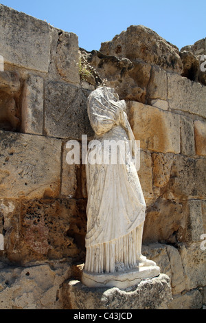 Statue antiche rovine romane di Salamina, vicino a Famagosta, in turca di Cipro del nord Foto Stock