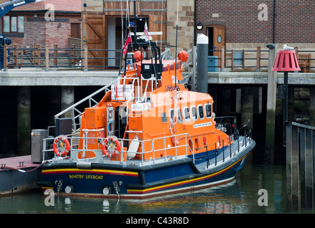 La Whitby scialuppa di salvataggio il 'George e Maria Webb' udienza nel porto di Whitby. Foto Stock